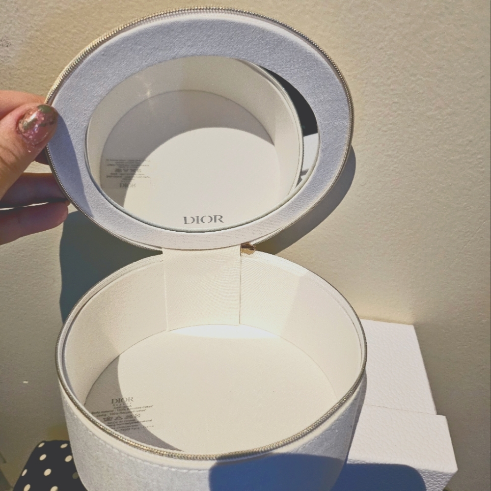 DIOR New White Cosmetics Jewelry Box - Picture 4 of 4